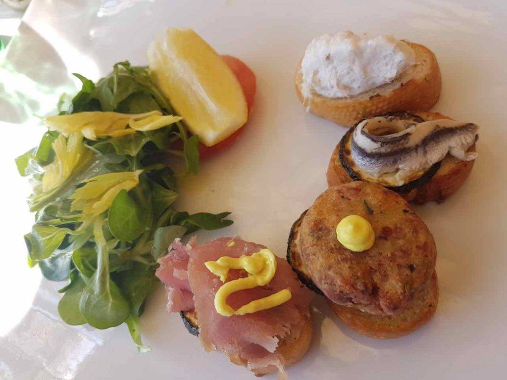 What to Eat In Labin_Velo Kafe Entree
