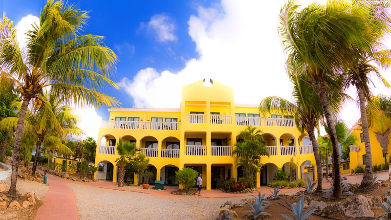Budget caribbean hotel-Buddy Dive Resort