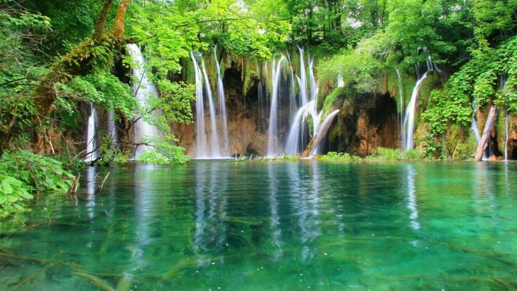 Beautiful Croatia national park-Plitvice Lakes National Park
